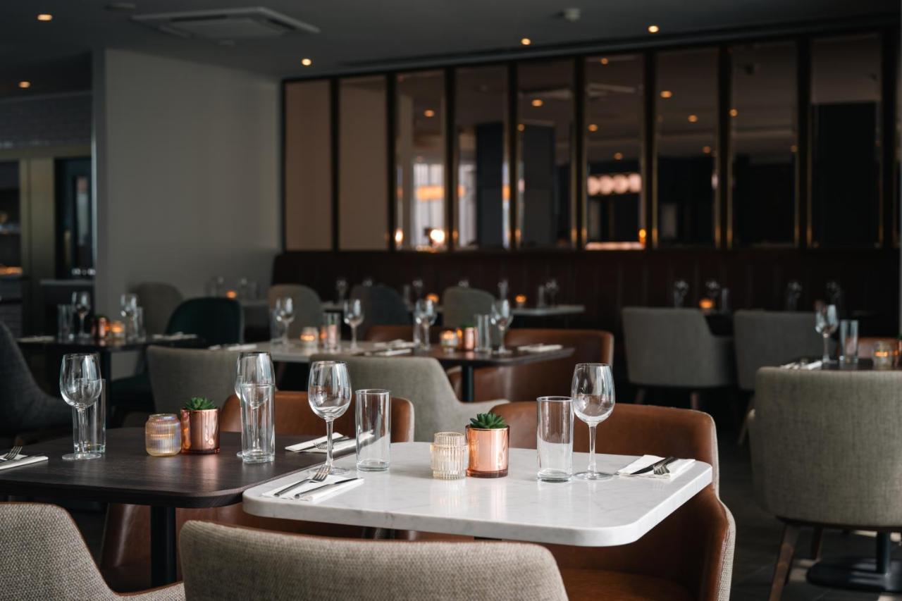 Aspect Park West 4*