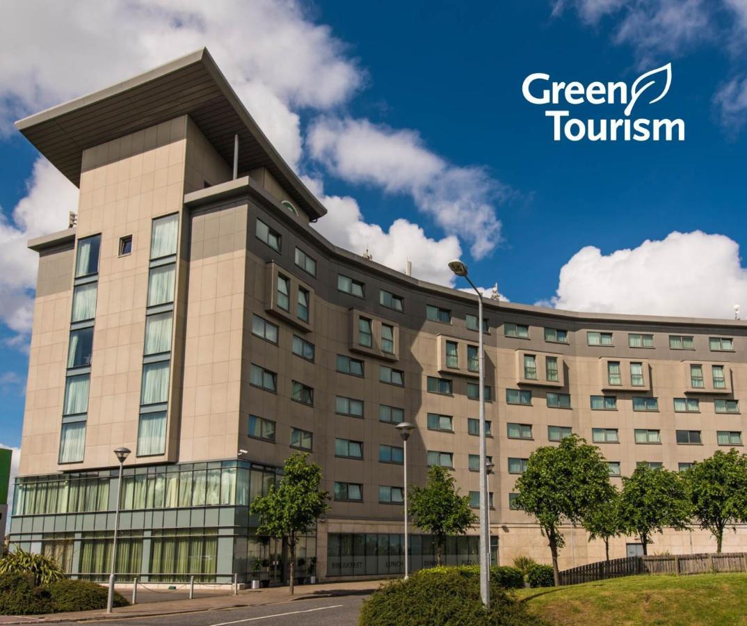 Aspect Park West 4*