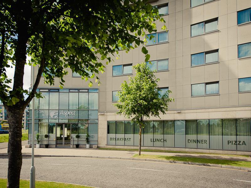 Aspect Park West 4*